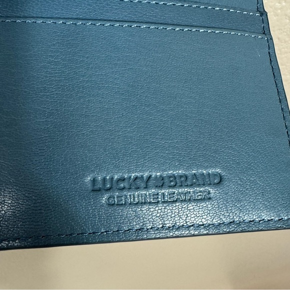 NWT Lucky Brand Ruth Leather Crossbody Organizer Bag dusty blue - Picture 10 of 14